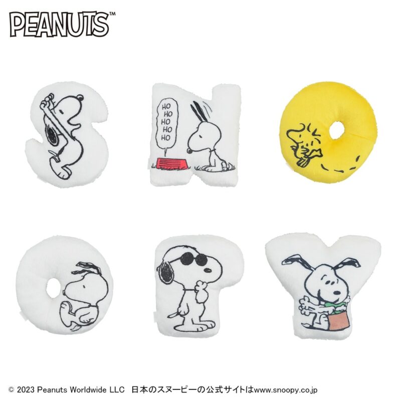 【2023年4月7日登場】SNOOPY™　もじマスコットバッジ